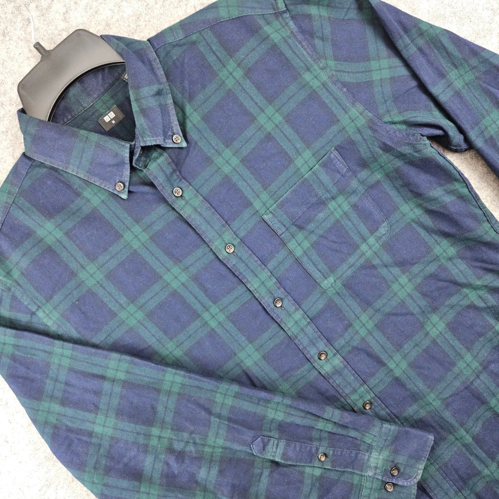 Uniqlo Flannel Shirt Men's Medium Navy Green Black Watch Plaid Button Down Fall